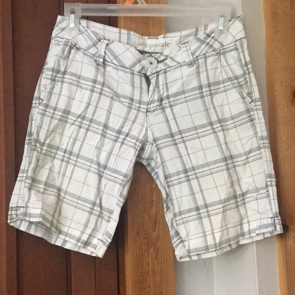 Aeropostale mid length plaid shorts